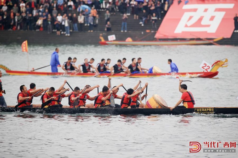 开云平台-传统龙舟赛：水上划桨的民族荣耀的简单介绍